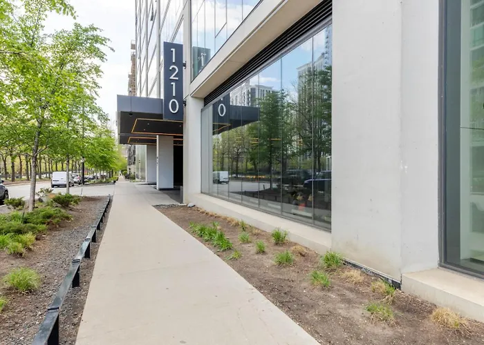 S Loop 2br W Pool Gym Next To Grant Park Chi-606